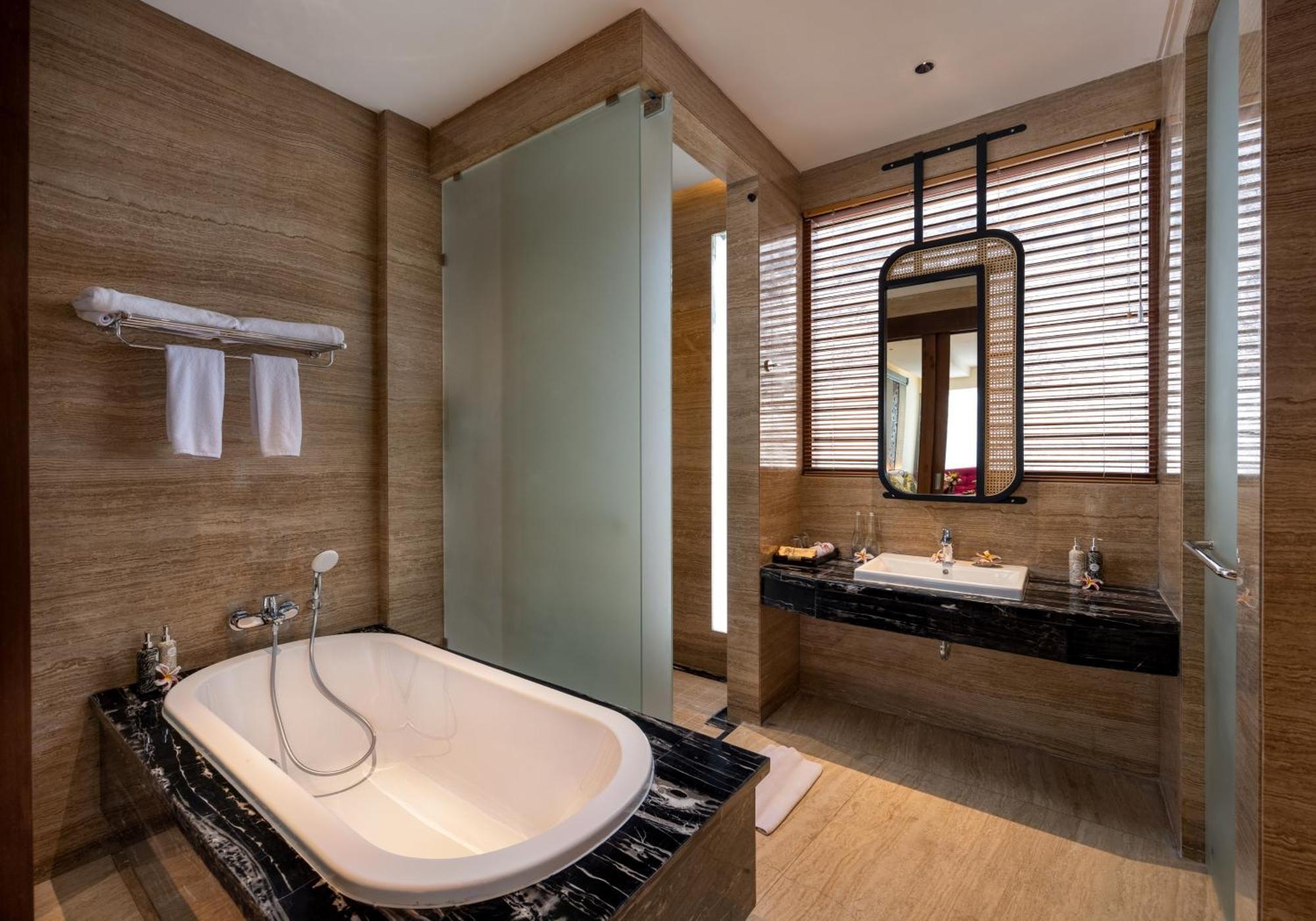 Mokko Suites Batubelig Canggu  Luaran gambar
